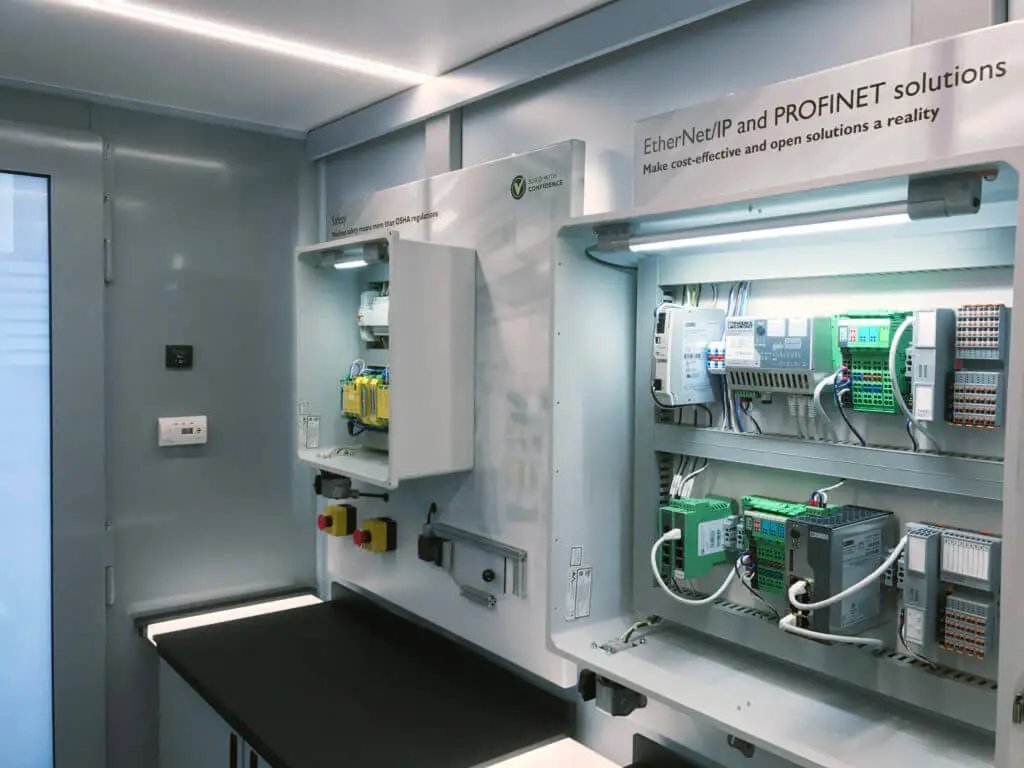 An interactive mobile showroom about ethernet solutions